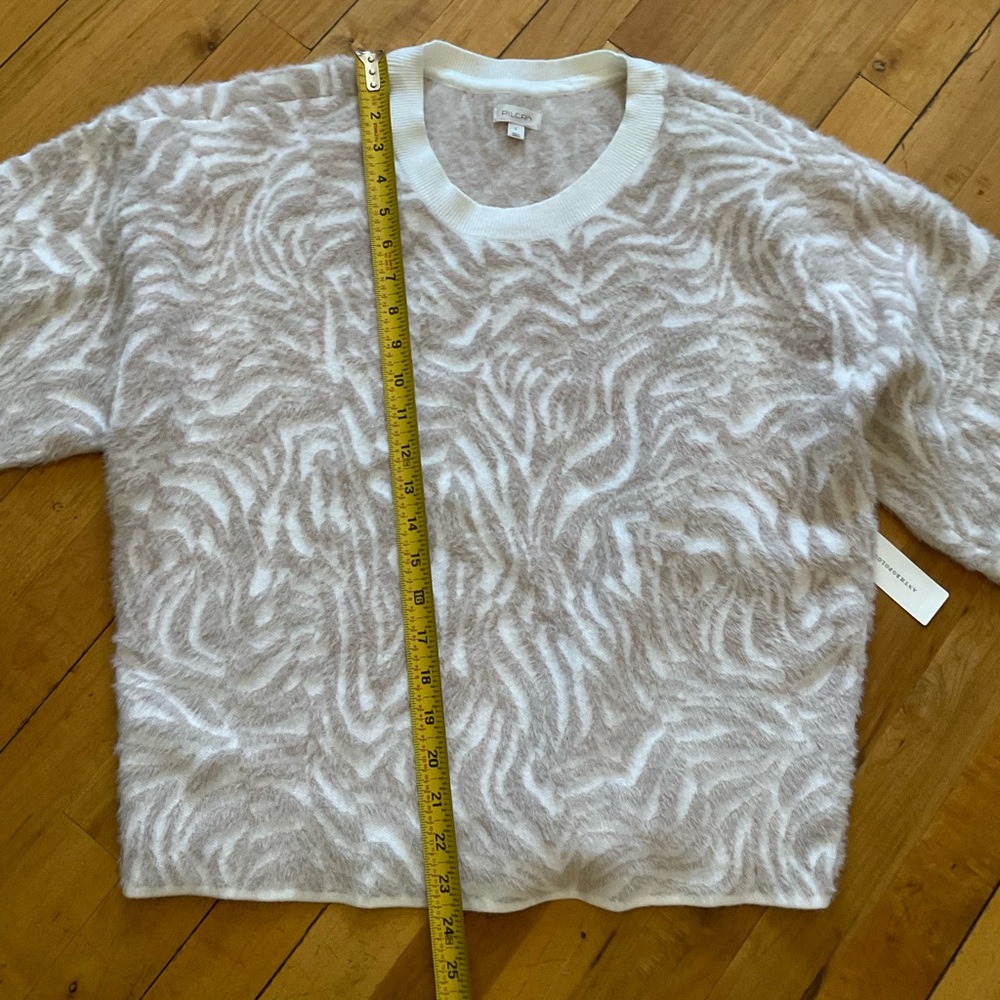 Pilcro Animal Eyelash Sweater
Color: NEUTRAL MOTIF - Picture 6 of 12